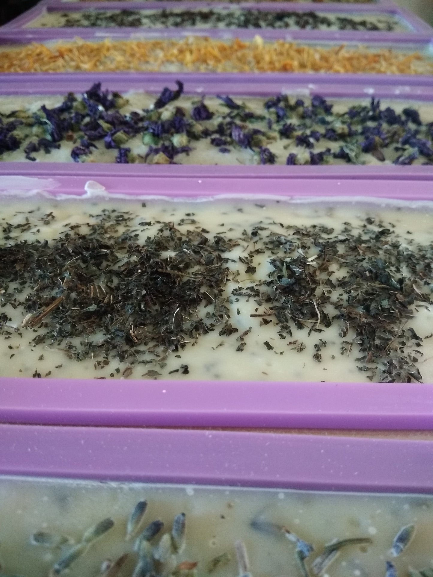 Bio-Festseife mit Lavendel & Minzstückchen